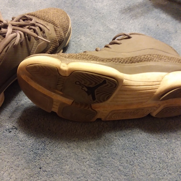 jordan shoes size 9 1/2 - Picture 3 of 4